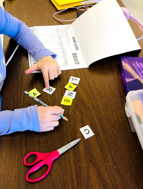 Highlight vowels to isolate letters and form new words Phonics Reading Writing Highlight vowels to isolate consonants and find common phonics patters such as CVC, CVCe, CVVC, and CV words